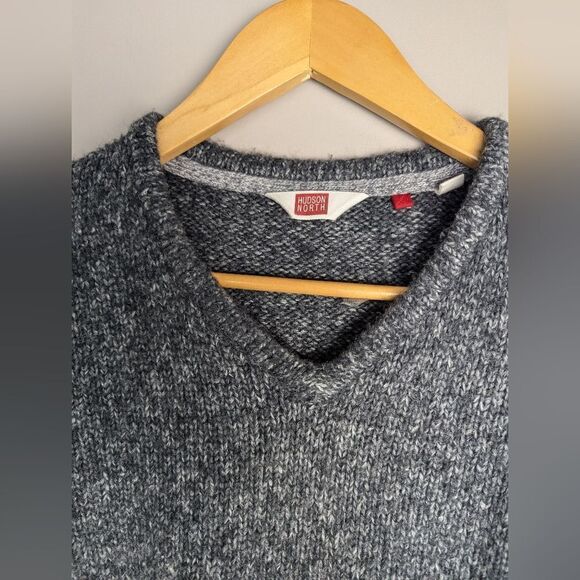 Hudson North Chunky knit v neck sweater grey size large - Picture 2 of 9